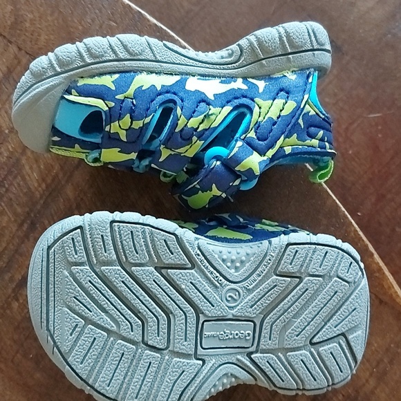 Toddler sandals - Picture 2 of 2